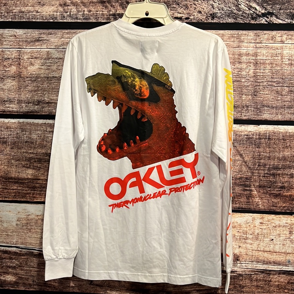 Oakley t shirt